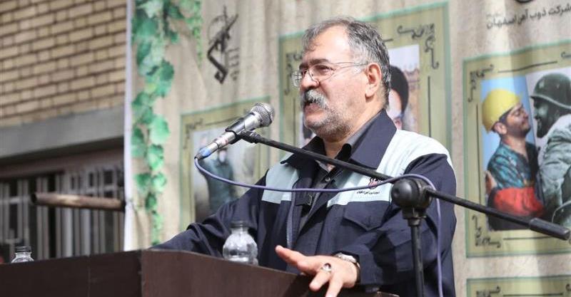 صبحگاه كارگری همراه با تحویل ۸ سری جهیزیه، ۱۳۵ بسته معیشتی و افتتاح یك باب منزل برای نیازمندان