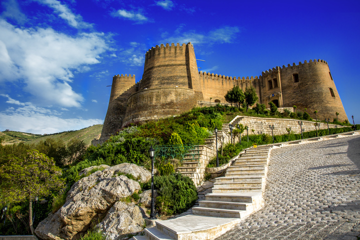 بازدید ارزیاب یونسکو از غار‌های پیش از تاریخ خرم آباد لرستان/ سکونتگاه ۶۰ هزار ساله ثبت جهانی می‌شود